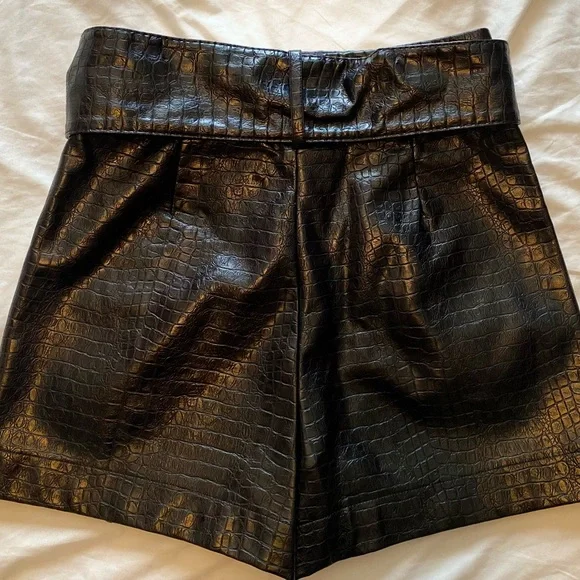 ZARA CROCODILE LEATHER SKORT - Picture 3 of 3